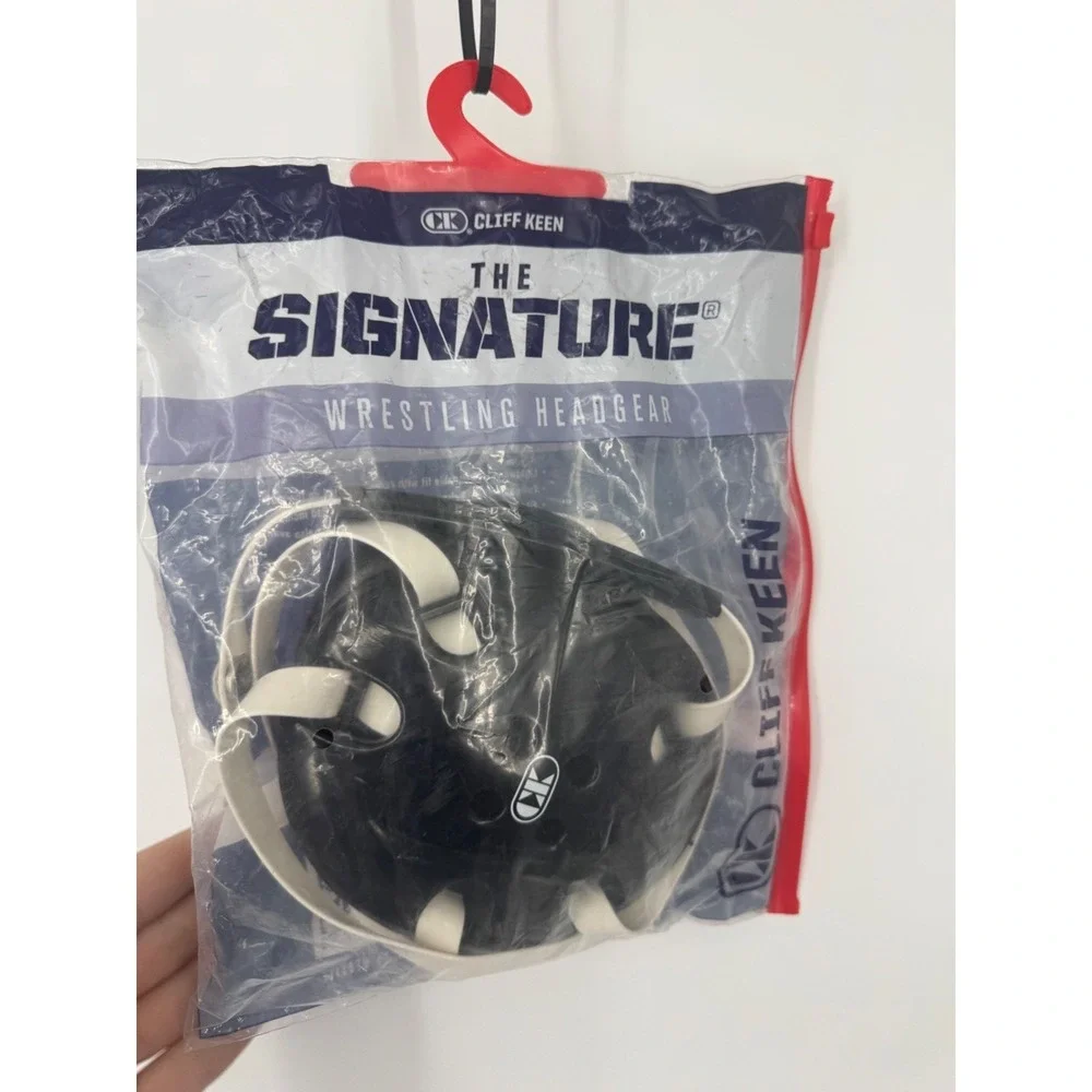 Cliff Keen Signature‎ E58 Black Wrestling Headgear Adjustable Strap Lightweight